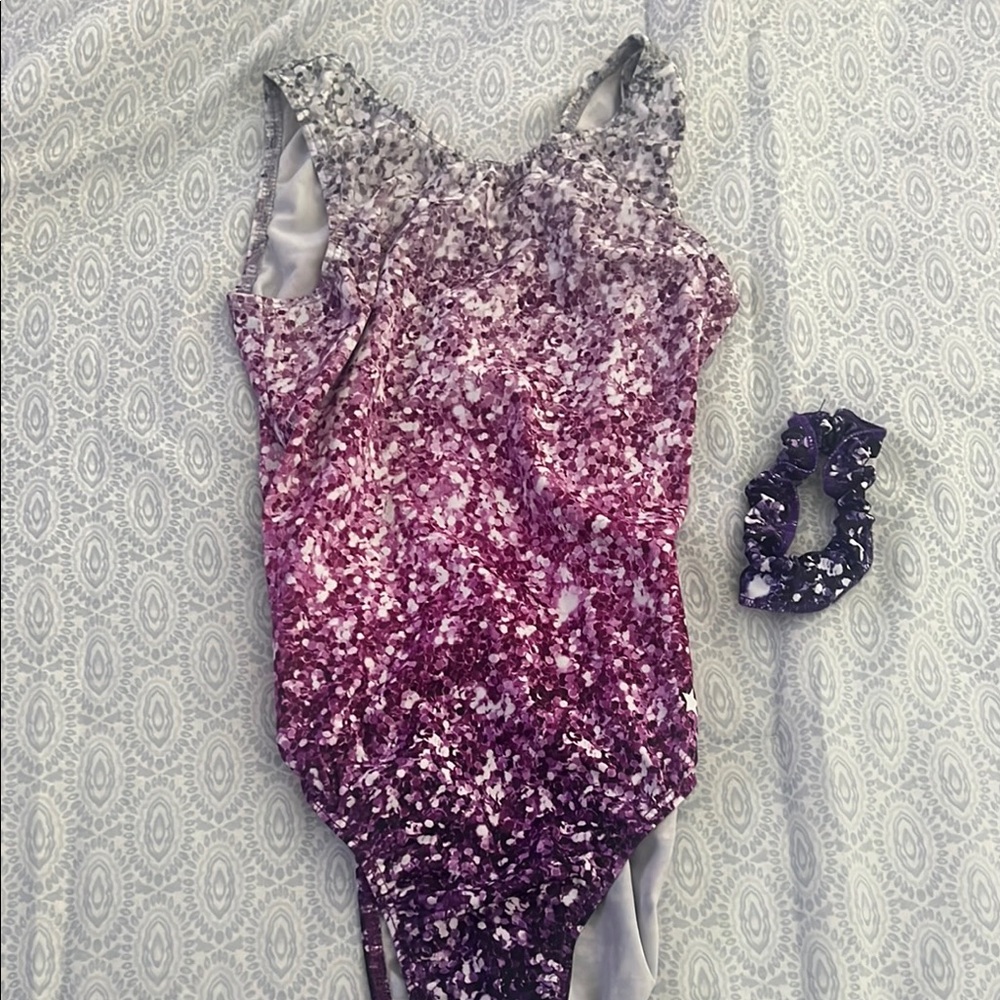 Child large Destira open back Leo, so cute!